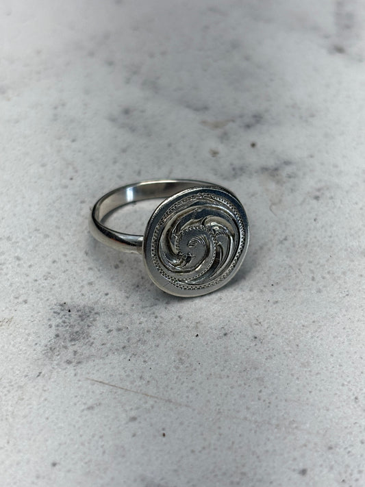 Engraved Circle Ring 2